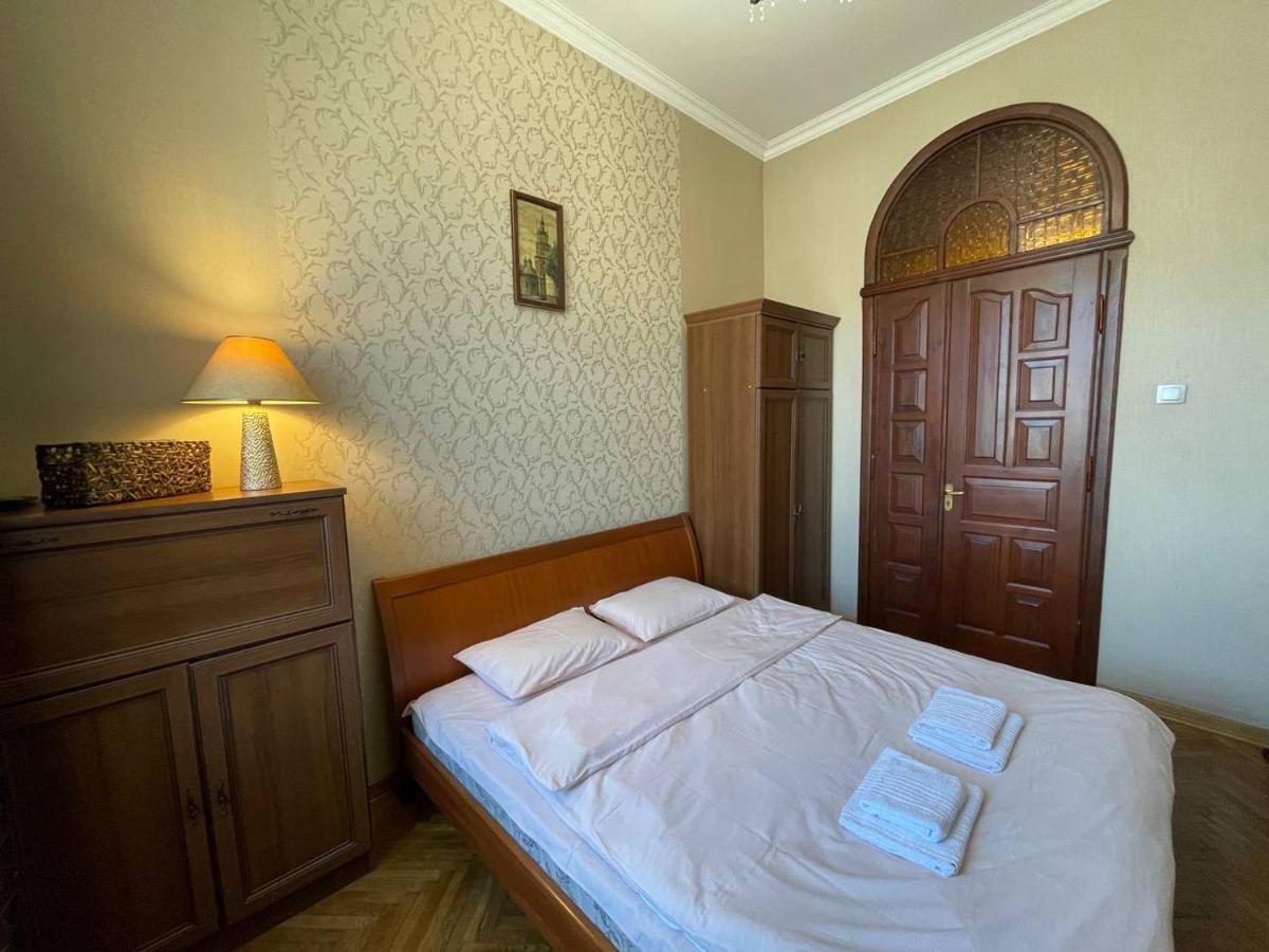 White Rooms On City Center Львов Экстерьер фото