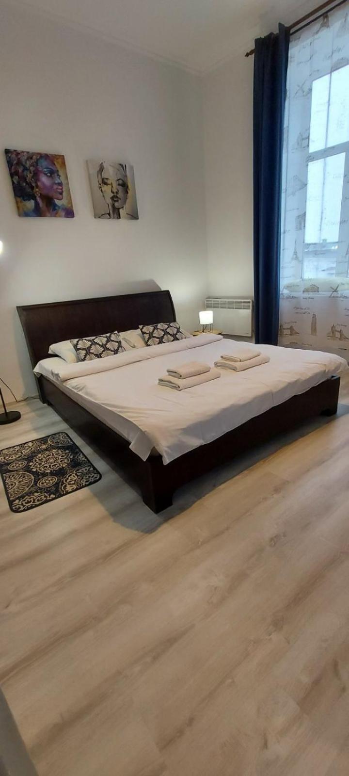 White Rooms On City Center Львов Экстерьер фото